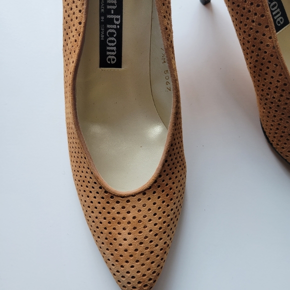 NWOT! EVAN-PICONE RUST COLORED PERFORATED STYLE SUEDE HEELS - Picture 4 of 6